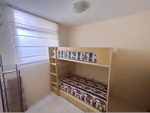 Poschodová posteľ alebo postele v izbe v ubytovaní Suites- Salinas