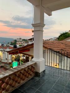 タスコ・デ・アラルコンにあるCasaBambu Taxcoの家のバルコニーからの眺め