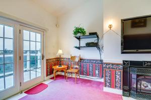 Gallery image of Ocean Shores Condo Rental with View - Walk to Beach! in Ocean Shores