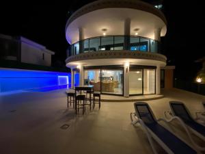 Hồ bơi trong/gần Villa - Luxux - Rooftop - Terrasse - Whirlpool - Pool