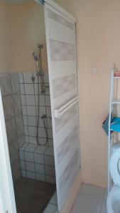 Dushi Curaçaose appartement 욕실