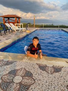 Bazén v ubytování Hospedaje Casona Villa Alicia nebo v jeho okolí