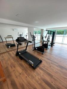 Posilňovňa alebo fitness centrum v ubytovaní EDF Costa Do Rio(Flat)
