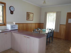 Kuhinja oz. manjša kuhinja v nastanitvi Grampians View Cottages and Units