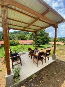 En have udenfor Tabaco Studio a solo 5 minutos de Playa Carrillo