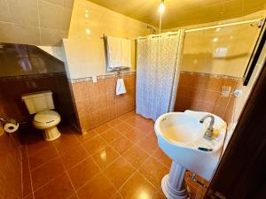 Koupelna v ubytování Hotel Monarca Tlalpujahua