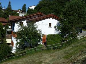 Το κτήριο όπου στεγάζεται  το bed & breakfast