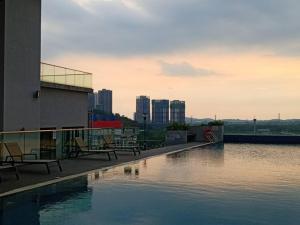 Fotografie z fotogalerie ubytování Walk to Legoland * D'Pristine * 2BR Pool View #7 v destinaci Nusajaya