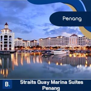 Straits Quay Marina Suites في Tanjong Tokong: اطلالة على مرسى به قوارب في الماء
