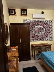Rúm í herbergi á Haven Hideaway - Biet Moussa - بيت موسي