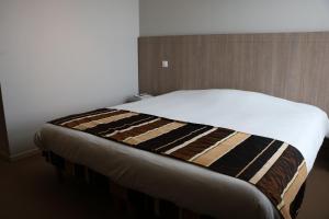 Легло или легла в стая в L'AUBERGE DU RHONE