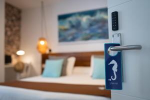 Cama o camas de una habitación en Hostal Boutique Casa del Mar Altea