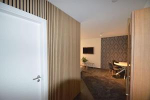 Φωτογραφία από το άλμπουμ του EG Ferienwohnung Merzig Stadt 60 qm PKW Stellplatz im Innenhof σε Merzig