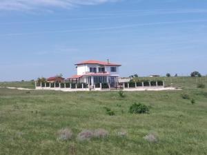 Bygningen som villaen ligger i