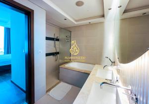 Un baño de Oceana Residences Palm Jumeirah - AL Maraseem
