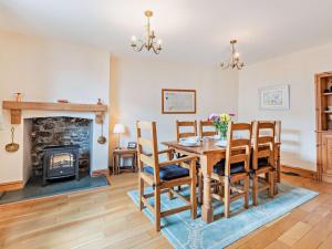 Posezení v ubytování 3 Bed in Braithwaite SZ153