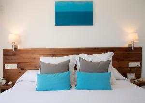 Cama o camas de una habitación en Hostal Boutique Casa del Mar Altea