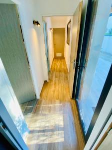 Fotografia z galérie ubytovania Love room avec jacuzzi intérieur proche Blagnac v destinácii Aussonne