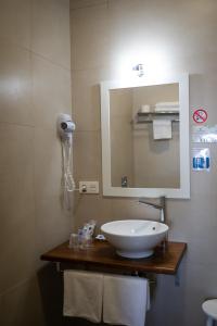 Un baño de Hostal Boutique Casa del Mar Altea