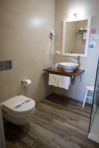 Un baño de Hostal Boutique Casa del Mar Altea