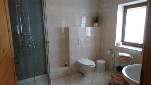 Koupelna v ubytování Ferienhaus Bauer + 12 fotografií