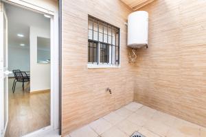 Koupelna v ubytování WintowinRentals Huelin Houses con Terraza Chill Out + 51 fotografií