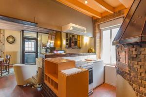 Kuchyň nebo kuchyňský kout v ubytování Le saint hilaire + 6 fotografií