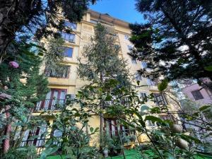Budova, kde se hotel nachází + 37 fotografií