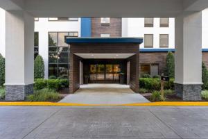 a lobby of a building with a building at Hampton Inn Richmond-SW Hull Street in Midlothian