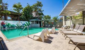 Bazén v ubytování Hotel Discovery Thassos nebo v jeho okolí