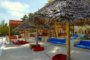 Piscine de l'établissement HA Beach Hotel Zanzibar ou située à proximité