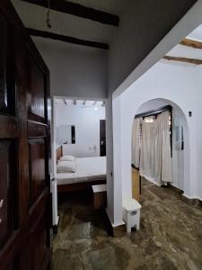 Cama ou camas em um quarto em Villascape Malindi Private Rooms in villa