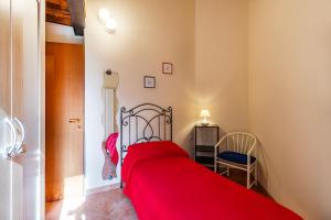 A bed or beds in a room at Tuscan Sun With Shared Pool - Happy Rentals