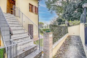Kép Tuscan Sun With Shared Pool - Happy Rentals szállásáról Radicondoliban a galériában