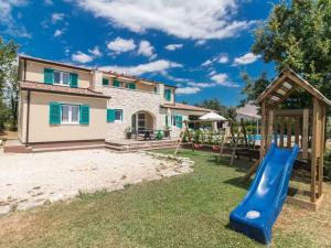 Herní místnost nebo prostor pro děti v ubytování Villa Martha in Central Istria with private pool - wellness & table tennis for 12 persons