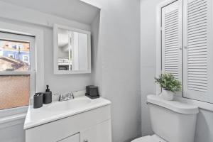 Φωτογραφία από το άλμπουμ του Whimsical Two σε Bayonne