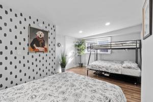 Φωτογραφία από το άλμπουμ του Whimsical Two σε Bayonne