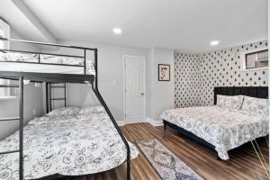 Φωτογραφία από το άλμπουμ του Whimsical Two σε Bayonne