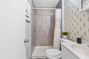 Φωτογραφία από το άλμπουμ του Whimsical Two σε Bayonne +9 φωτογραφίες