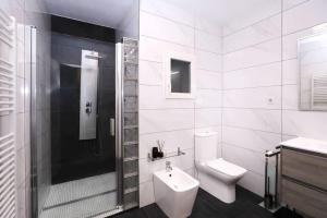 Kylpyhuone majoituspaikassa Amazing modern apartment!