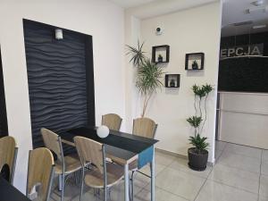 Gallery image of Hotelik SJ in Łódź +49 photos