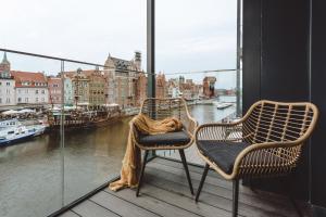 Tầm nhìn suối chảy gần khách sạn căn hộ