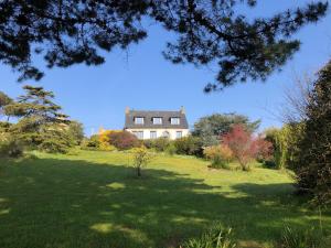 Κήπος έξω από το Propriété pieds dans l’eau, vue mer exceptionnelle