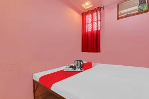 Cama ou camas em um quarto em Flagship Hotel Narayani Palace