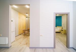 Postel nebo postele na pokoji v ubytování Rooftop apartment on 13 Buzand street by Sweet Home + 20 fotografií