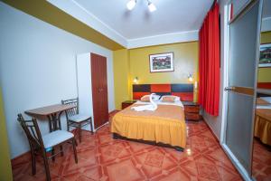 Katil atau katil-katil dalam bilik di Hotel Mayros +4 gambar