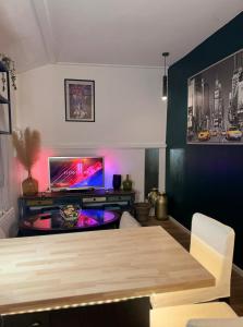 Photo de la galerie de l'établissement Maisonnette proche de Paris & Home cinema, à Bourg-la-Reine