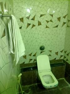 Kupatilo u objektu Hotal Raj Guest House