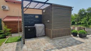Vonkajšia záhrada v ubytovaní Relax Balaton Apartmanok