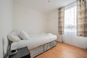 Katil atau katil-katil dalam bilik di Superb 2 bedroom Flat in the Heart of Marylebone